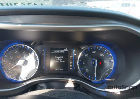 2020 Chrysler Pacifica Touring L z USA, uszkodzony, nr VIN 2C4RC1BG6LR125271